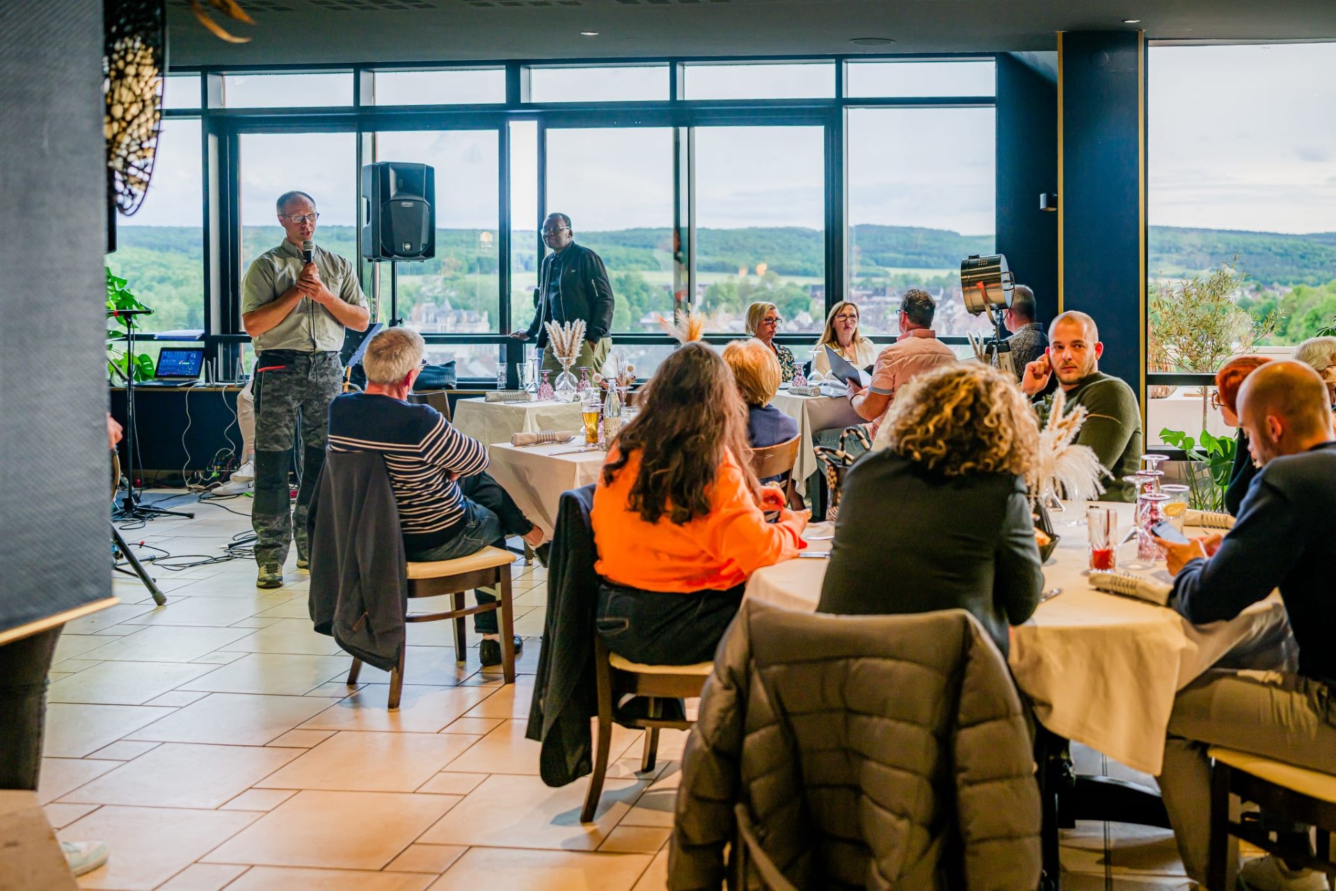 Conférence networking avec vue panoramique